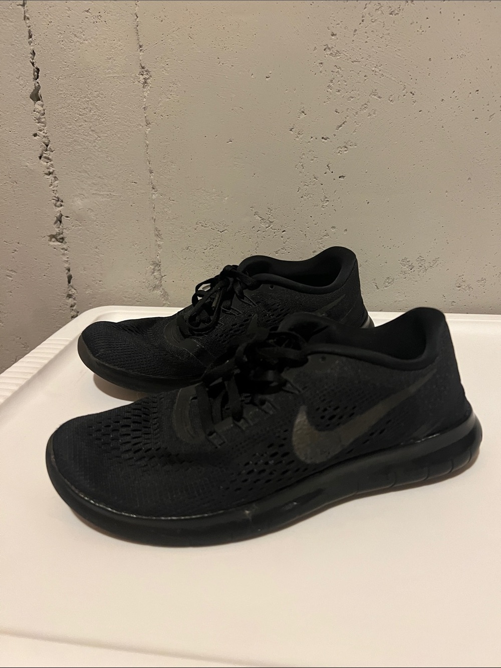 Nike Women’s Black Mesh Lightweight Training Sneakers